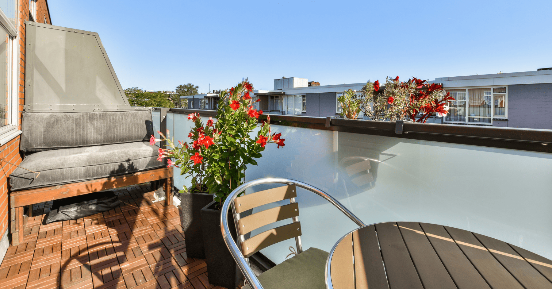 אדניות למרפסת - נמאס לכם ממרפסת יבשה? עציצים זה כל מה שאתם צריכים