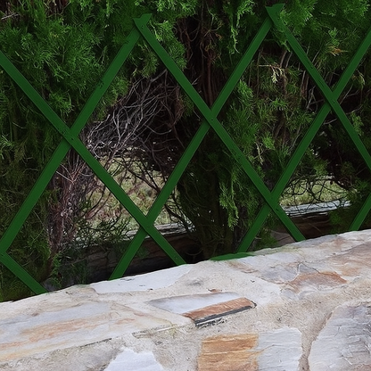 גדר עץ בצורת "אקורדיון" בגודל 200×100 ס"מ לתמיכה בצמחים ושיחים מטפסים