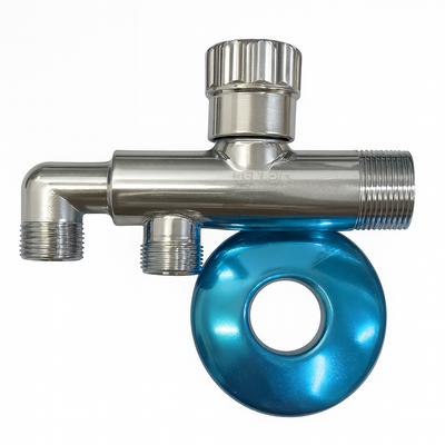 Splash ברז זוויתי כפול המשמש להזנת מים לברזי פרח
